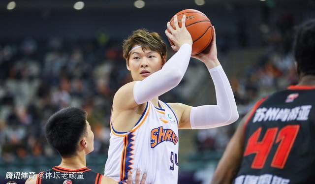 老板办公室强吻亲胸视频
